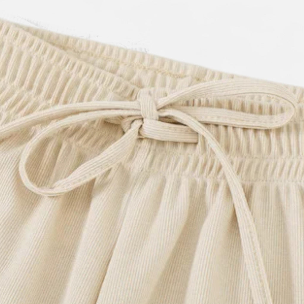 Lauwren | Women's Pleated Wide Leg Trousers