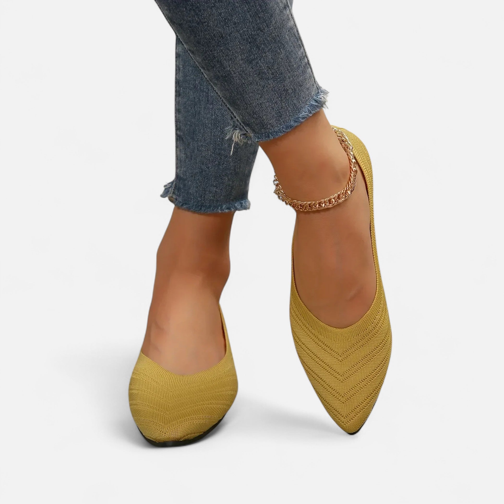 Lauwren | Woman's Elegant pointed toe ballerina's