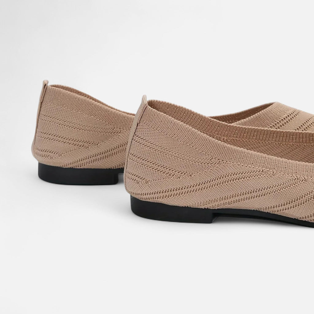 Lauwren | Woman's Elegant pointed toe ballerina's